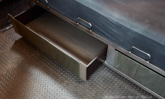 Schublade under das Bett.